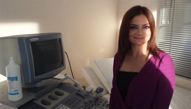 Dr. Mürüde Çakartaş Dağdelen in the treatment room