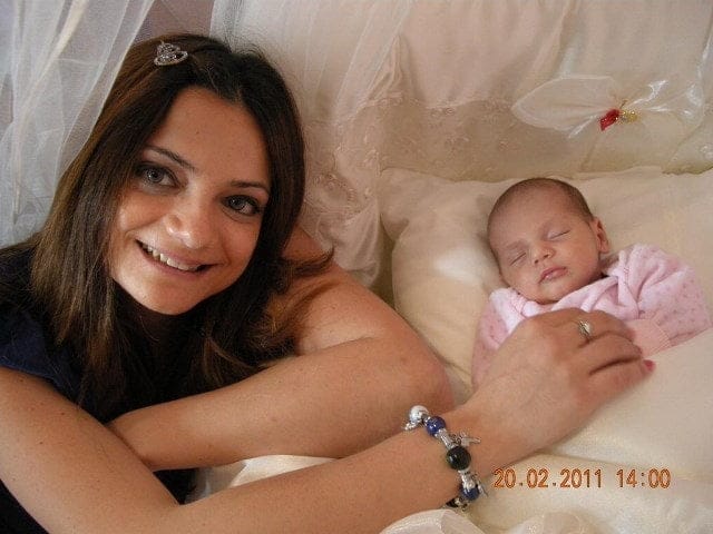 IVOX IVF Photo Dr. Mürüde with Baby